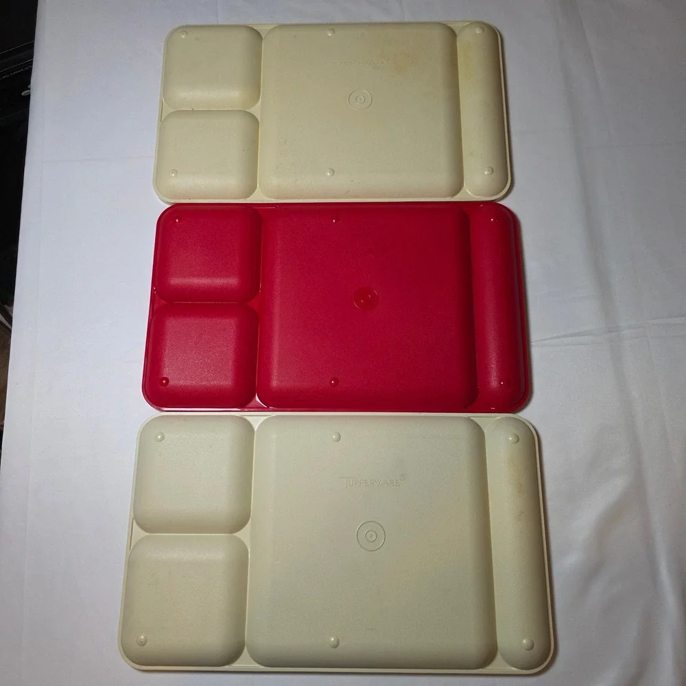 Vintage‎ Tupperware Divided Lunch Trays Set of 3 Red and Almond 1338-4 USA